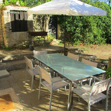 Le Mas Des Lilas Uzes Exterior photo
