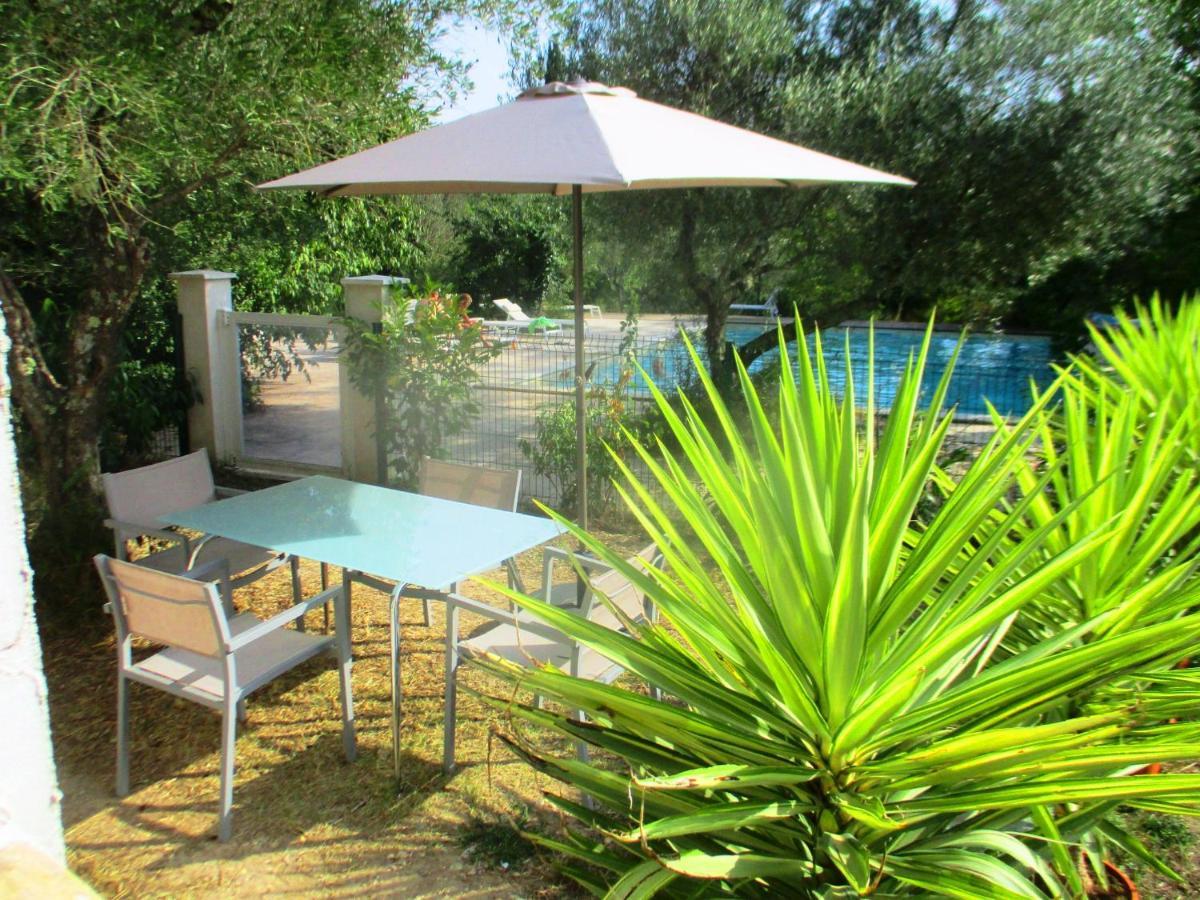 Le Mas Des Lilas Uzes Exterior photo