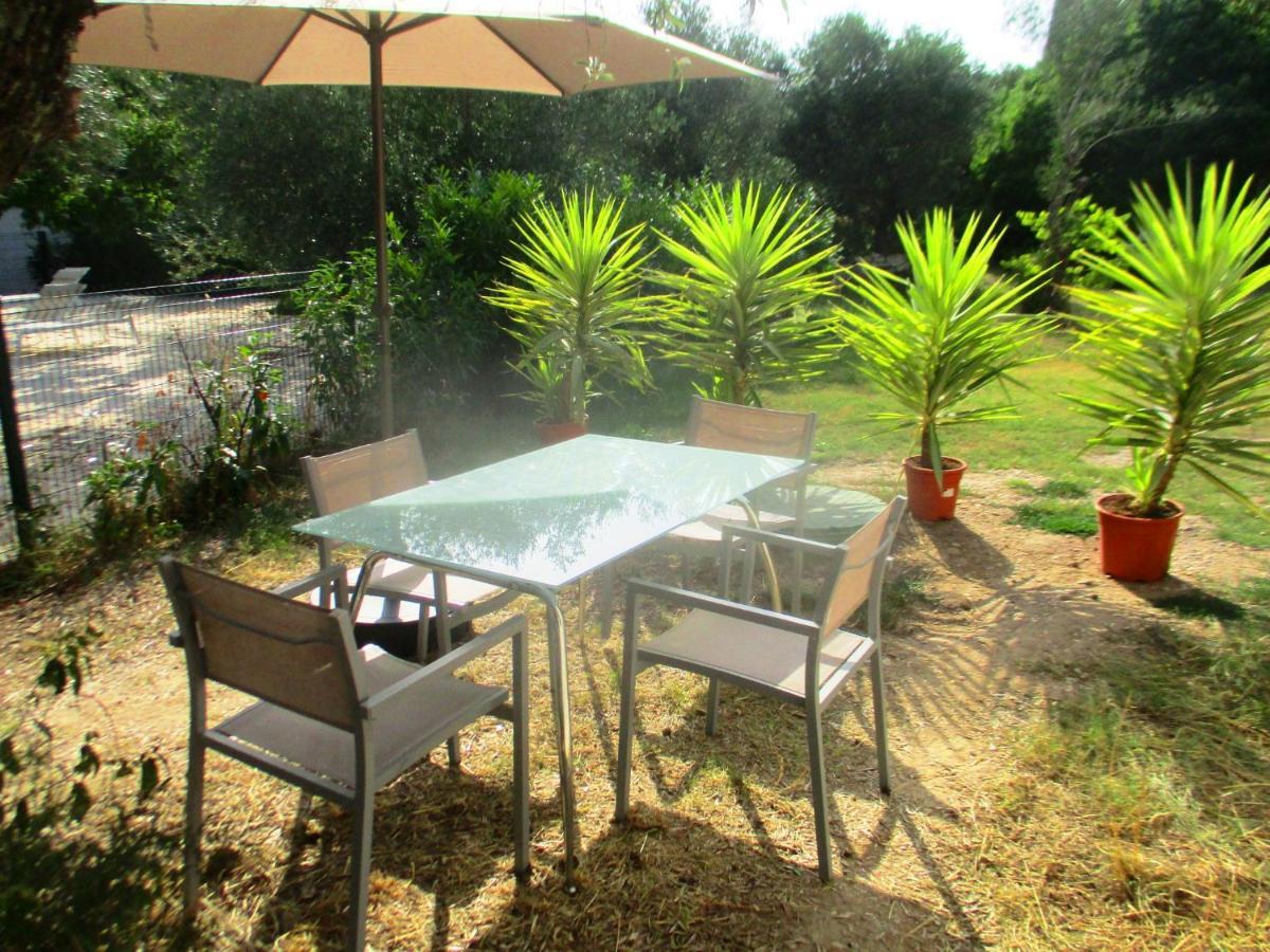 Le Mas Des Lilas Uzes Exterior photo