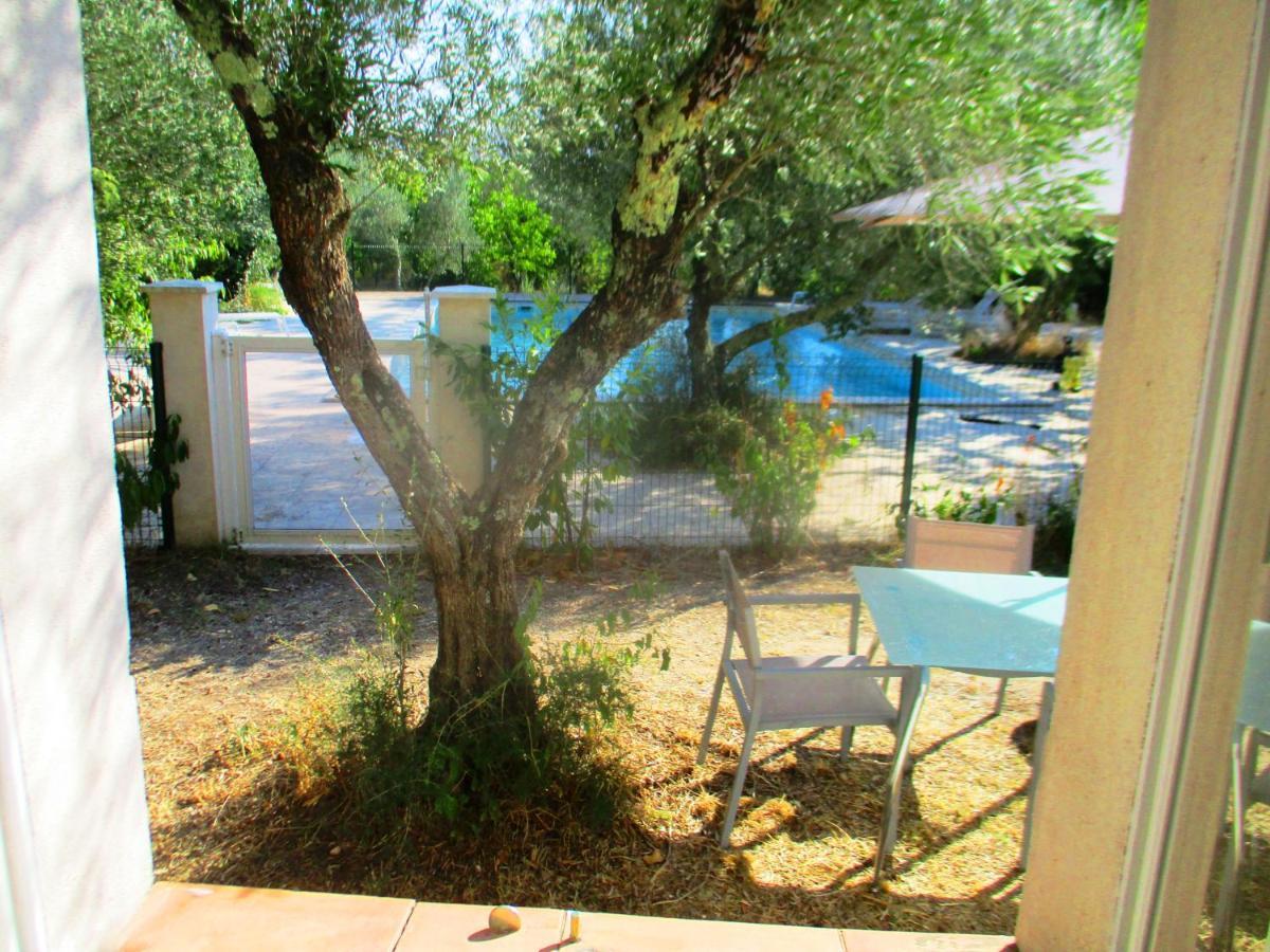 Le Mas Des Lilas Uzes Exterior photo