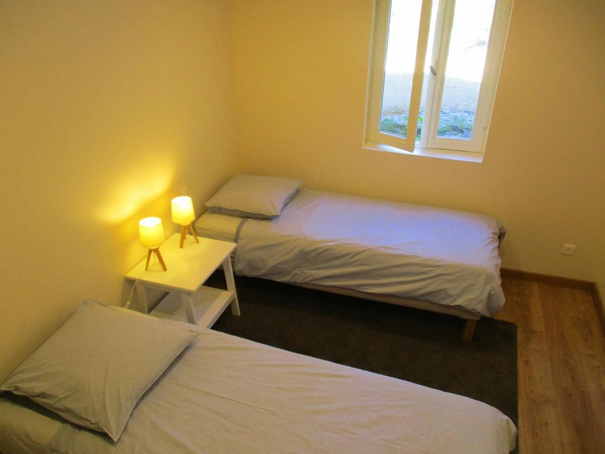 Le Mas Des Lilas Uzes Exterior photo