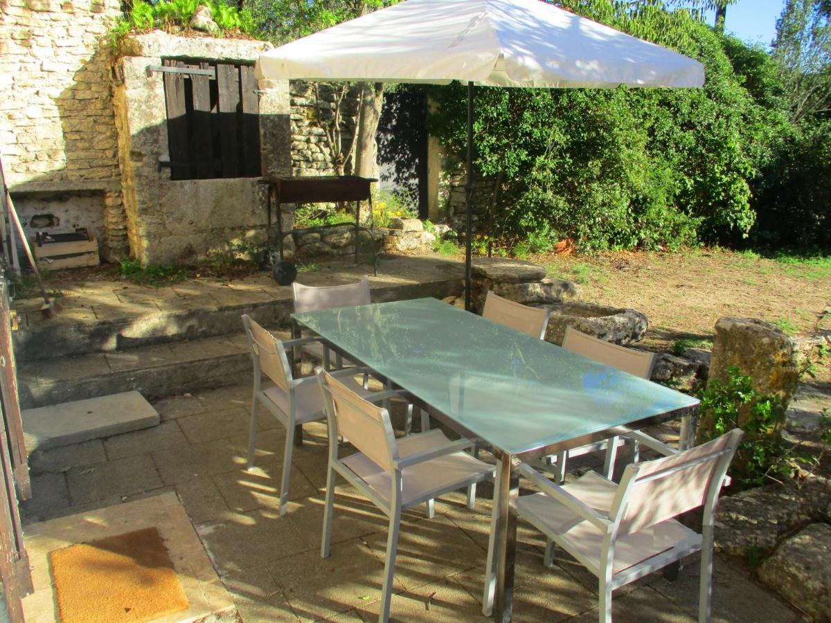 Le Mas Des Lilas Uzes Exterior photo