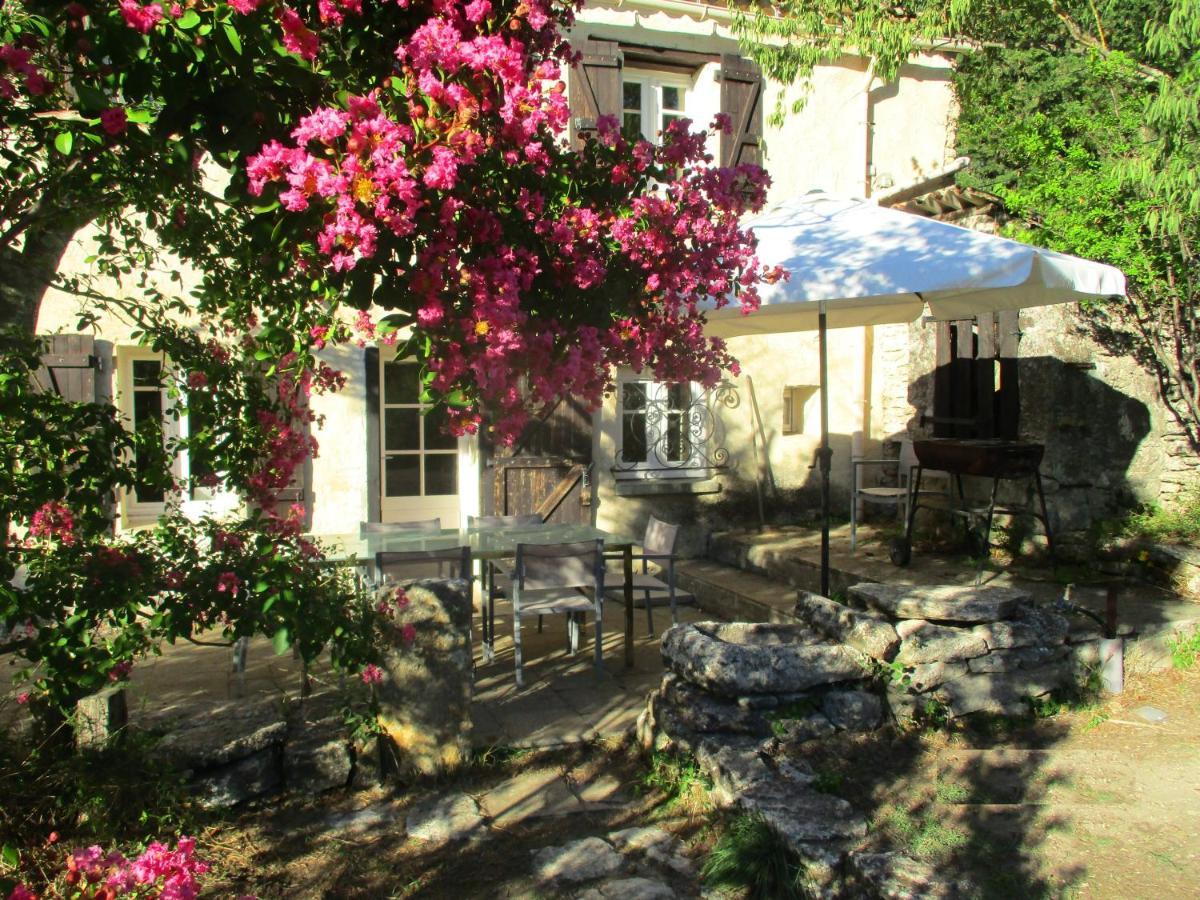 Le Mas Des Lilas Uzes Exterior photo