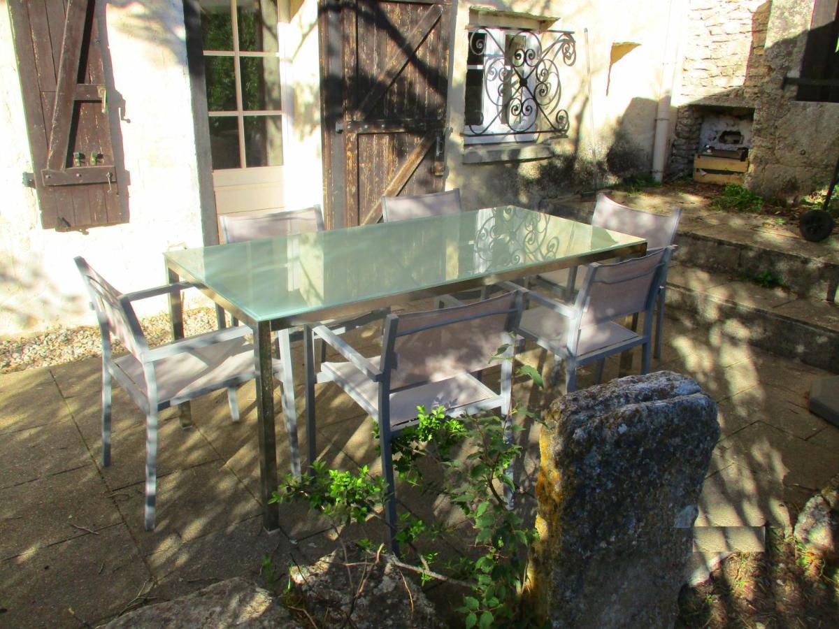 Le Mas Des Lilas Uzes Exterior photo