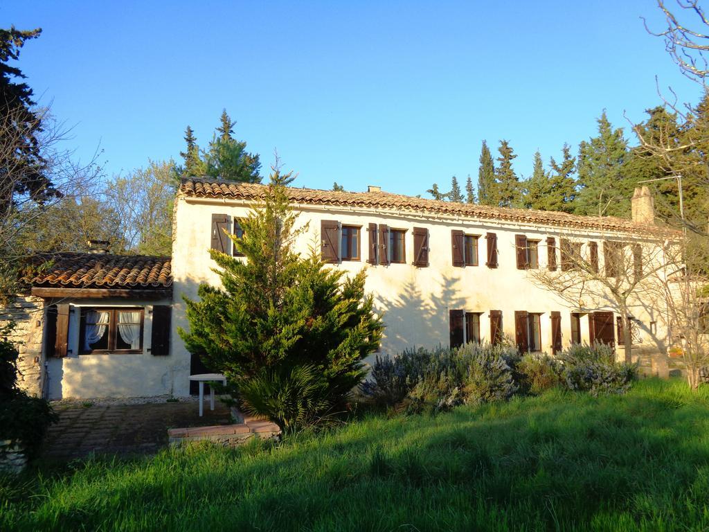 Le Mas Des Lilas Uzes Exterior photo