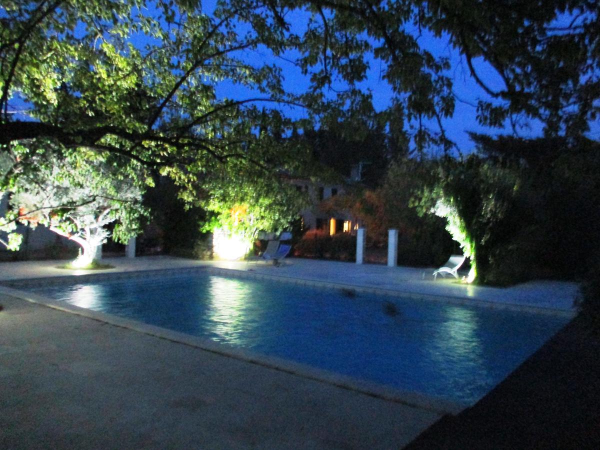 Le Mas Des Lilas Uzes Exterior photo