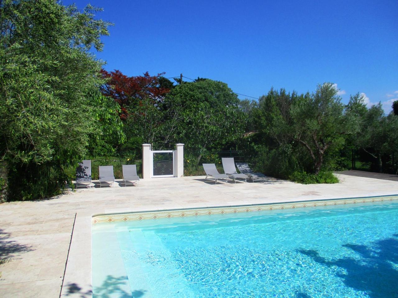 Le Mas Des Lilas Uzes Exterior photo